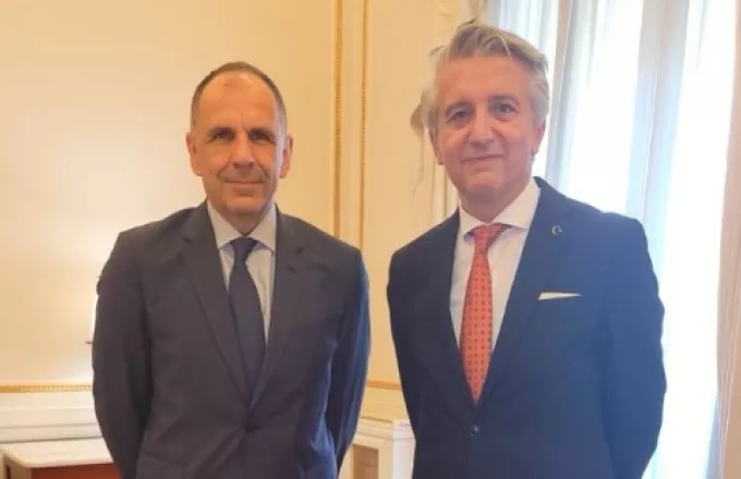 Τετ-α-τετ Γεραπετρίτη με τον πρέσβη της Τουρκίας στην Αθήνα
