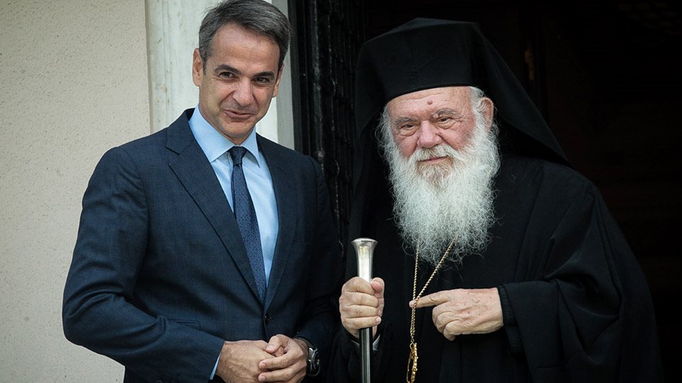 «Βέρτιγκο» κυβέρνησης και εκκλησίας για τα ομόφυλα ζευγάρια 